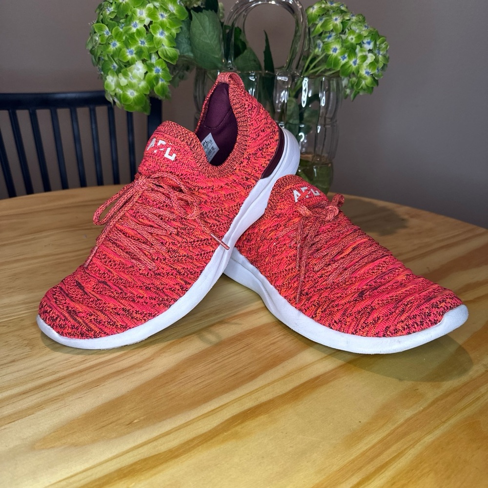 Free People APL Techloom Wave Breathable Burgundy Magenta Melange 10W 8.5M